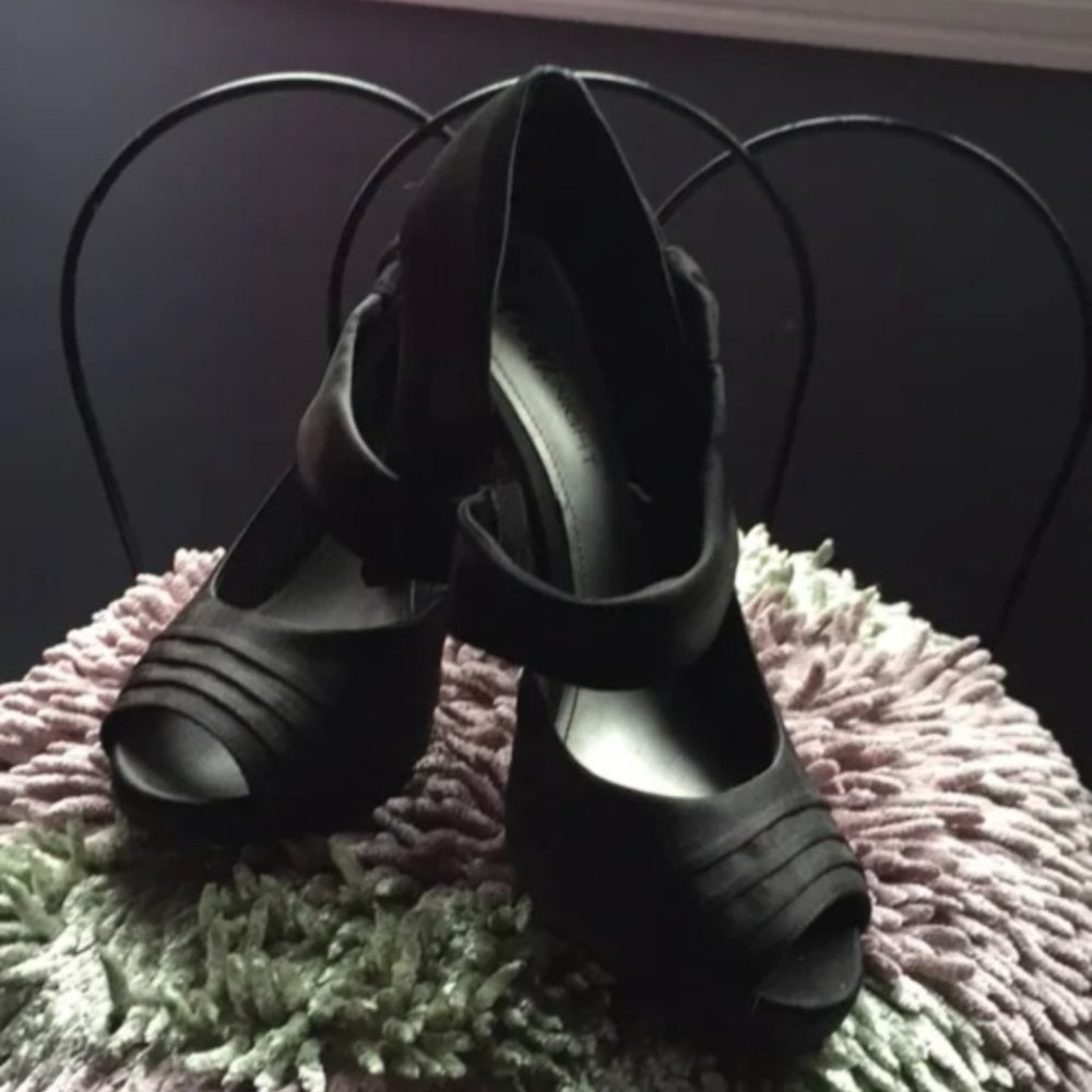 Fioni Night High heels Size 8 / Escarpin Fioni Night Gr. 8
